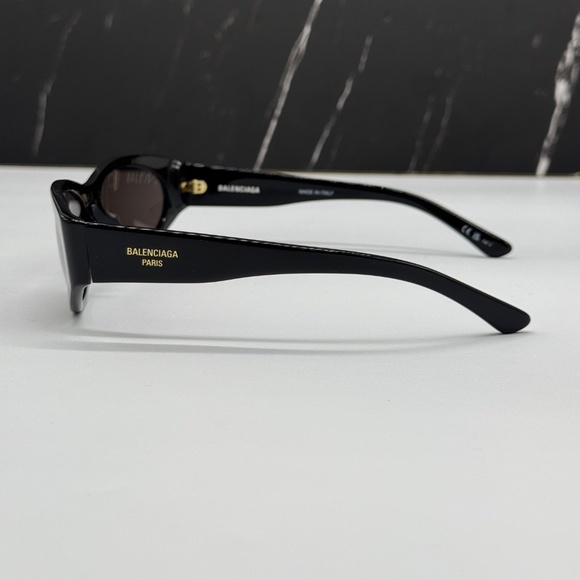 NEW BALENCIAGA BLACK OVAL WOMEN SUNGLASSES BALENCIAGA BB0367S 001 EYEWEAR - Picture 7 of 10